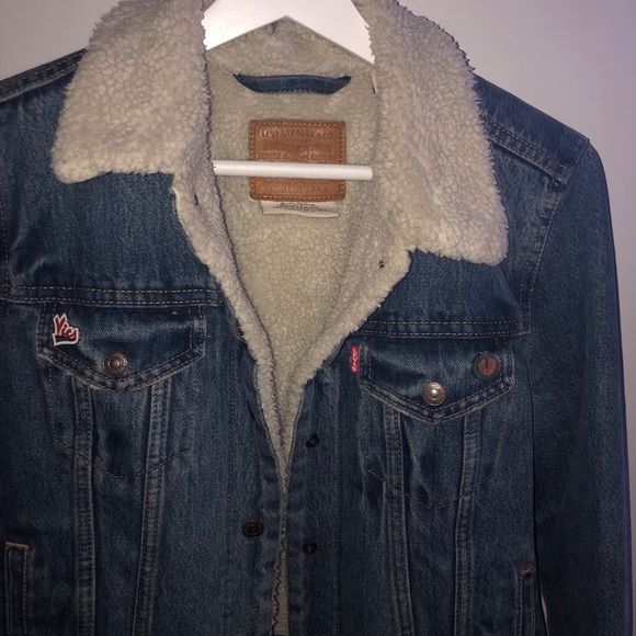 VINTAGE LEVIS DENIM JACKET - Picture 2 of 4